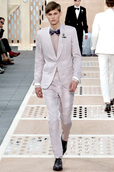 Look 37
